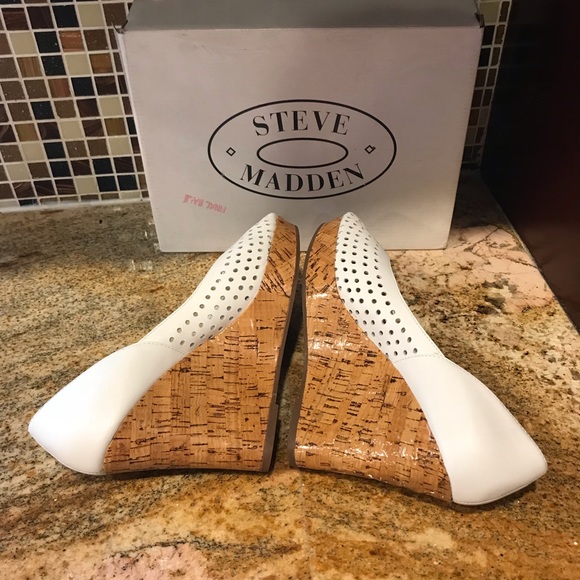 Steve Madden White Pinhole Peep Toe Cork Wedge - Picture 4 of 7